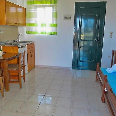 Debbi Appartments And Hotel イアリソス エクステリア 写真