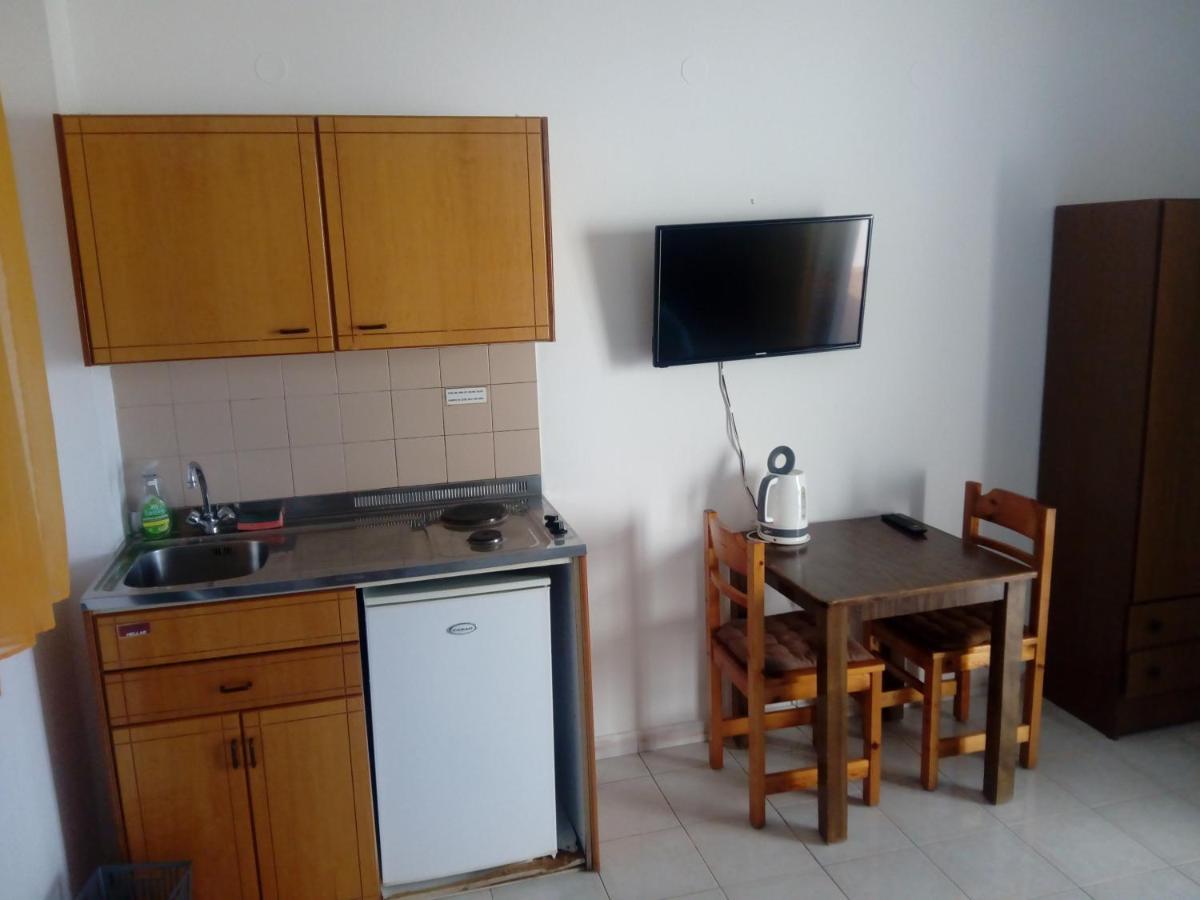 Debbi Appartments And Hotel イアリソス エクステリア 写真