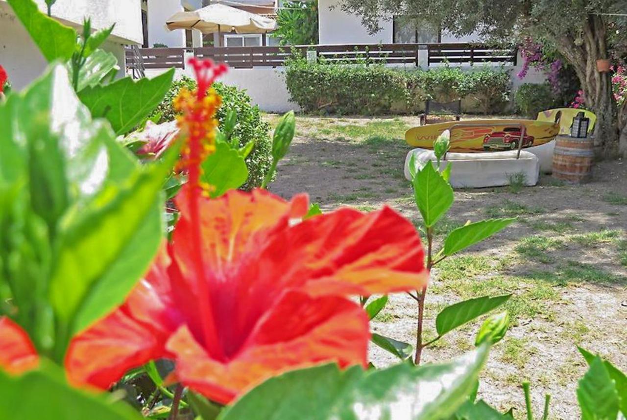 Debbi Appartments And Hotel イアリソス エクステリア 写真