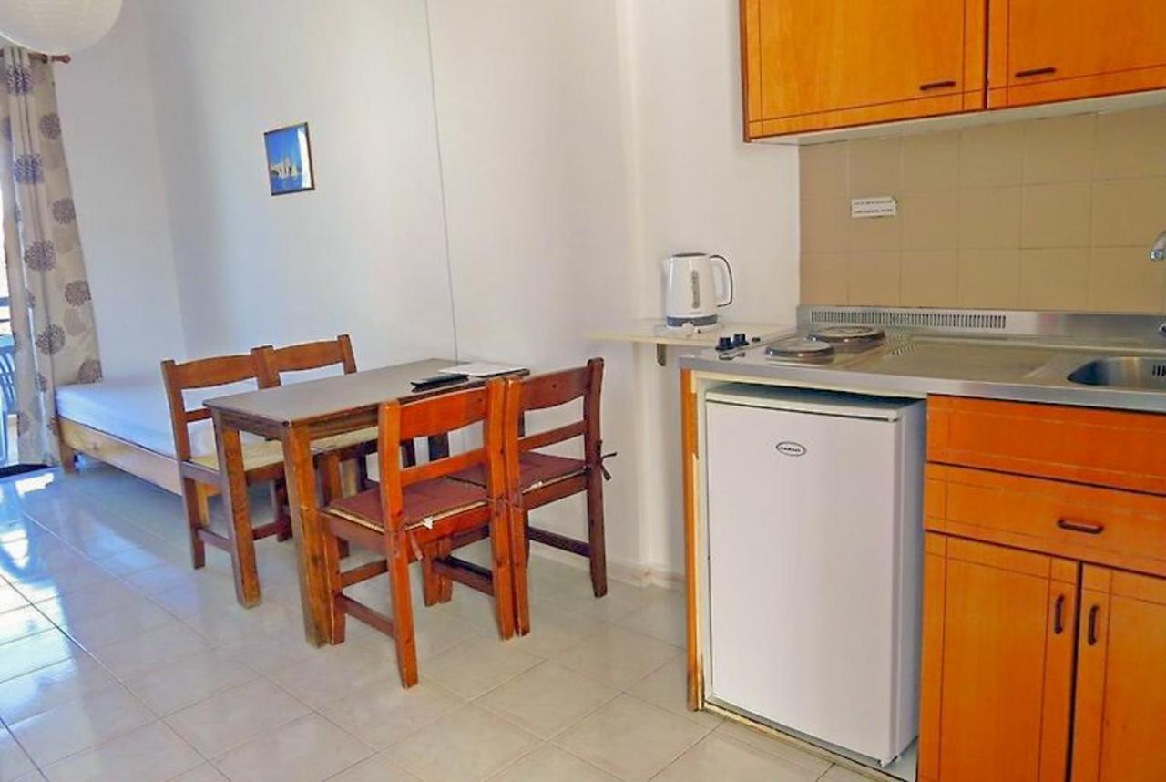 Debbi Appartments And Hotel イアリソス エクステリア 写真